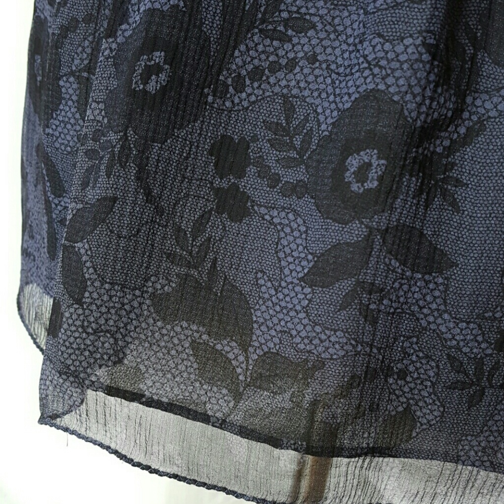 Express black plum silk floral lace top - Picture 6 of 8